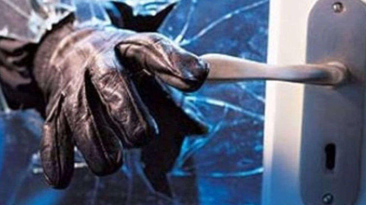 Εξαρθρώθηκε σπείρα που έκανε διαρρήξεις στη Σαρωνίδα