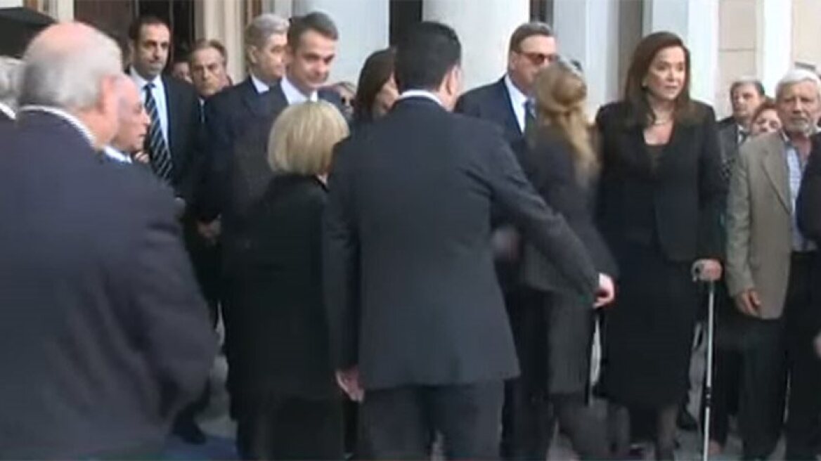 Funeral of late Greek Prime Minister Konstantinos Mitsotakis to take place at 3pm today (video)