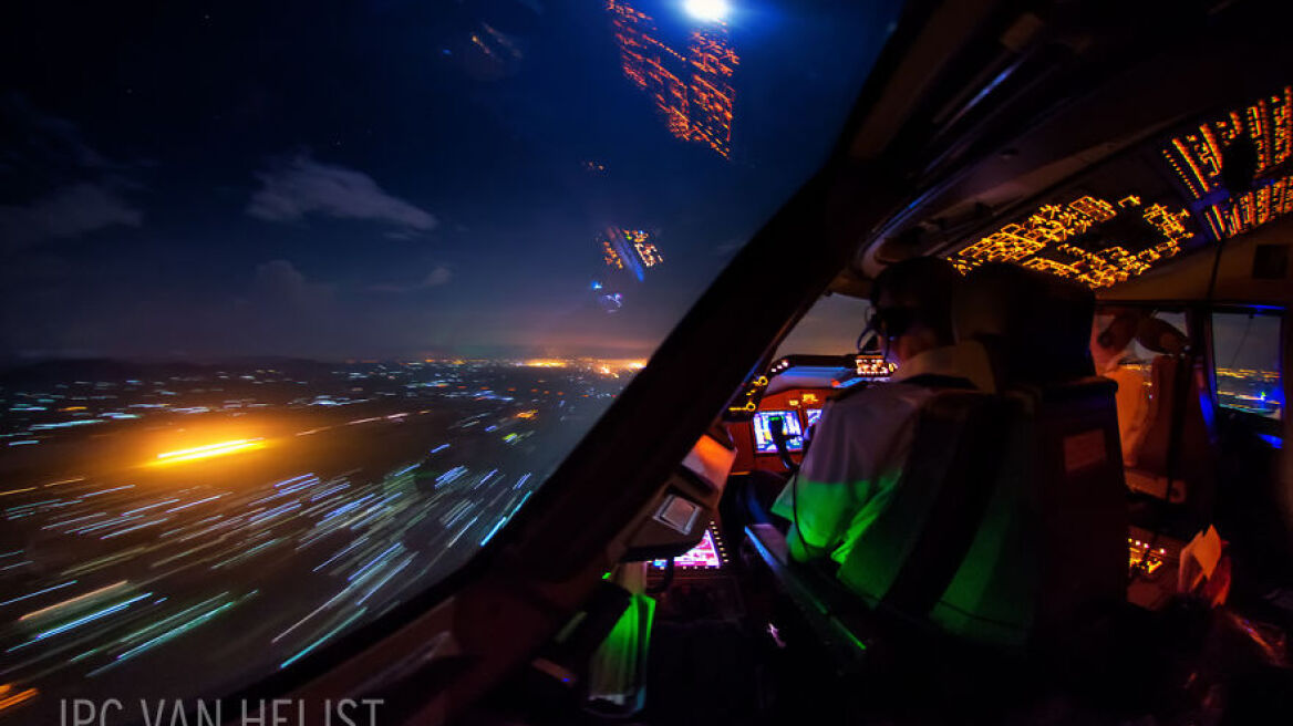 747 pilot takes stunning photos from his cockpit (AMAZING PHOTOS)