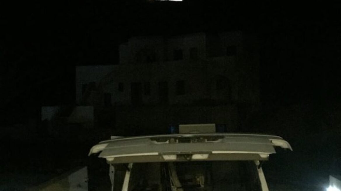 Θάνατος-σοκ στη Φολέγανδρο: «Έσβησε» στο ασθενοφόρο περιμένοντας το ελικόπτερο