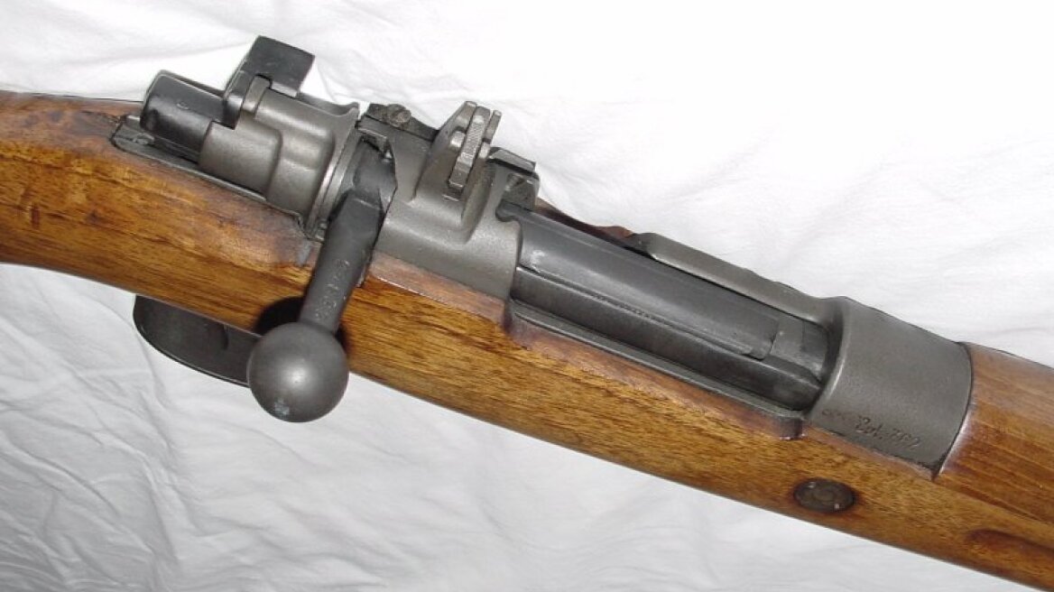 Βόλος: Πέθανε και άφησε κληρονομιά στο γιο του όπλα από τον πόλεμο!