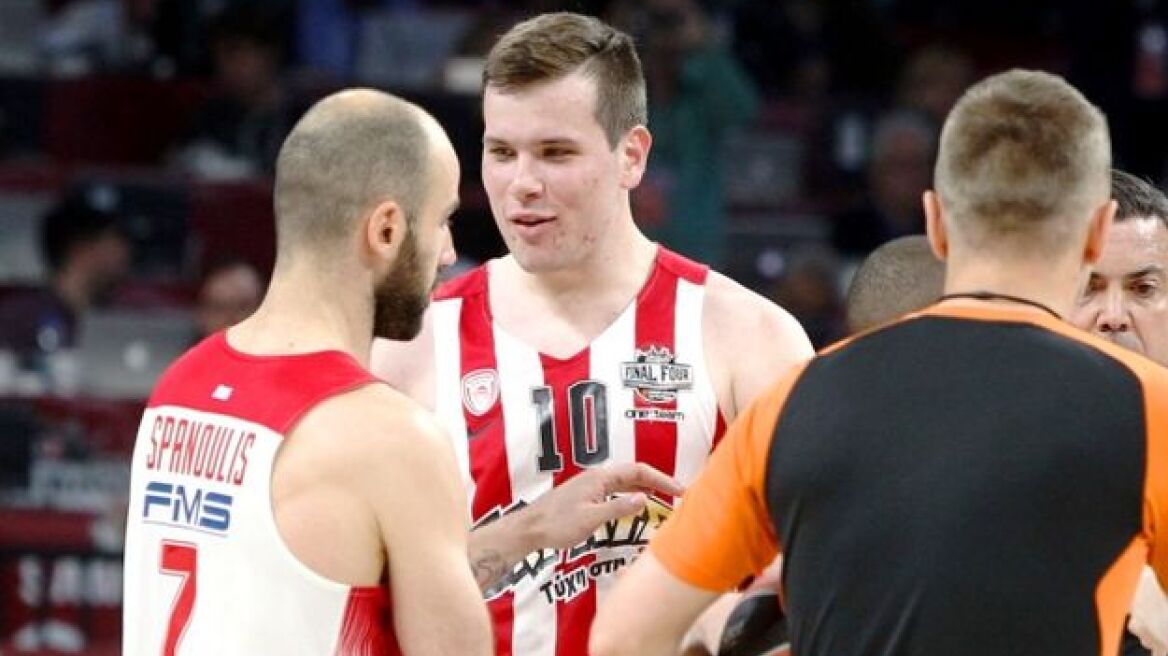 Αγραβάνης: “Ο Κριστιάνο με το 7 είναι ο μπαμπάς σας” 