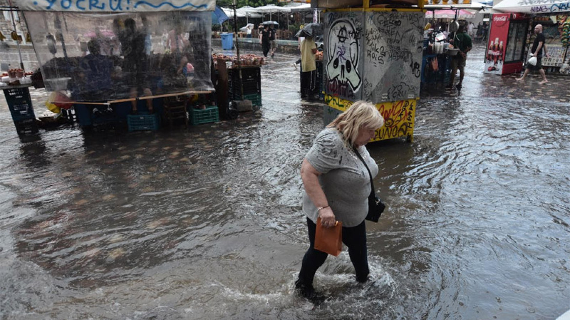 Βίντεο: Χαλαζόπτωση στο κέντρο της Αθήνας!