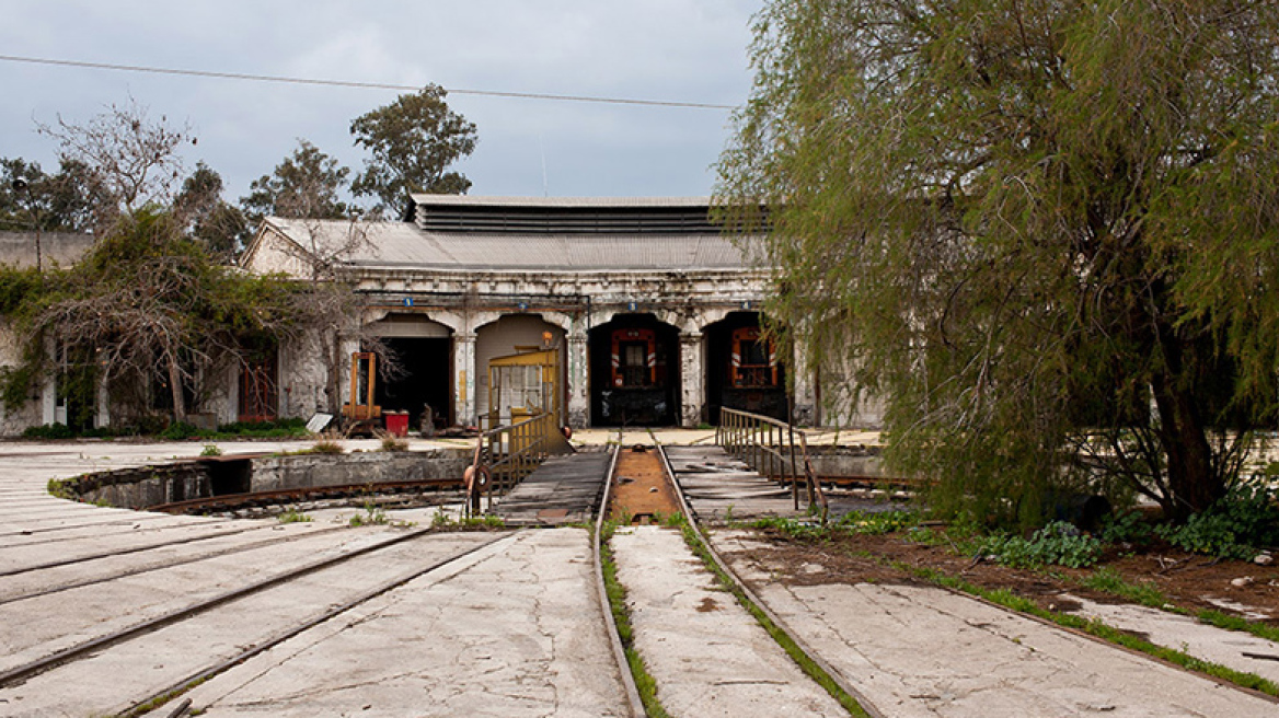 Στο εργοστάσιο των τρένων