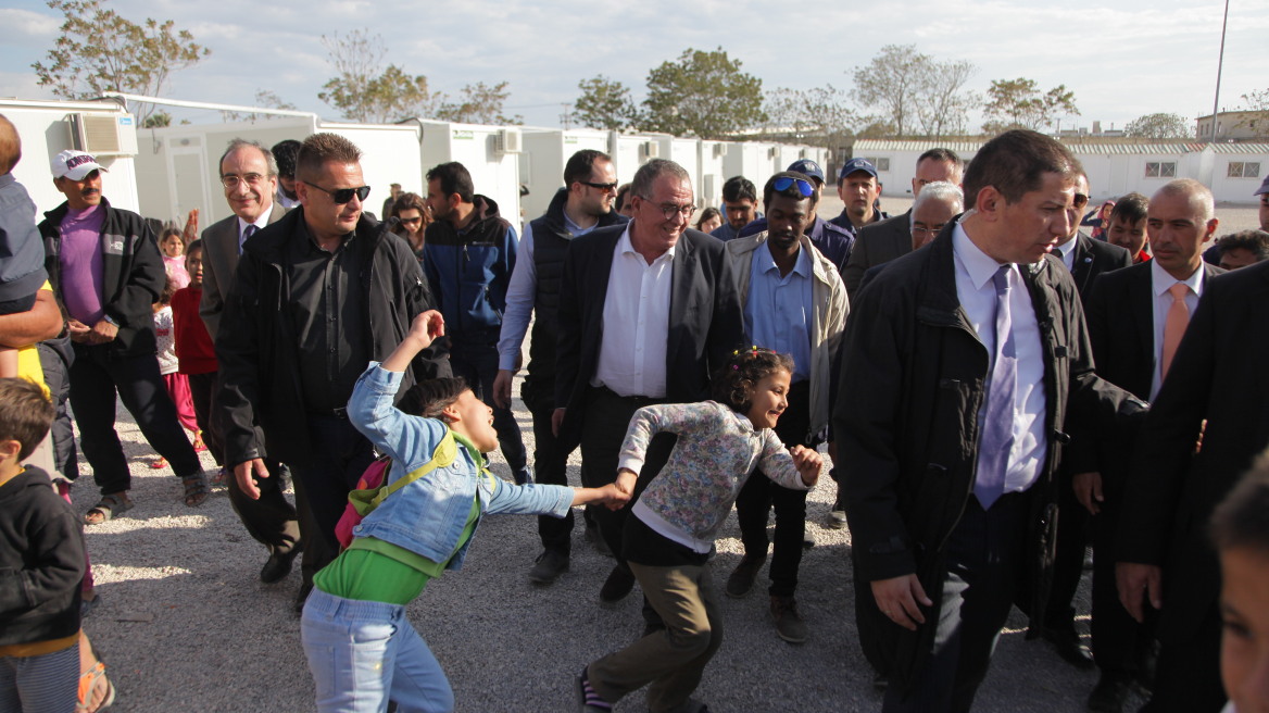 Μουζάλας: Στην Ελλάδα θα μείνουν τελικά 25.000 πρόσφυγες αν αντέξει η συμφωνία με την Τουρκία