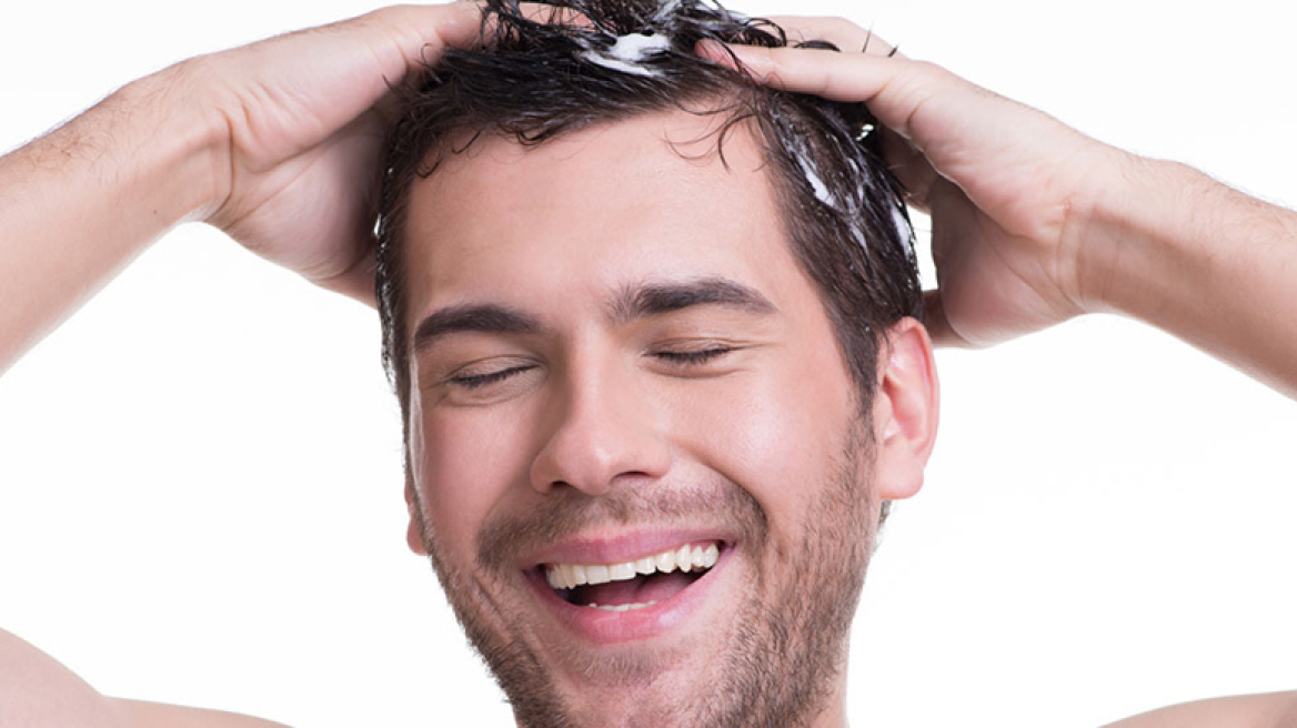 Οι λευκές νιφάδες στο πέτο…