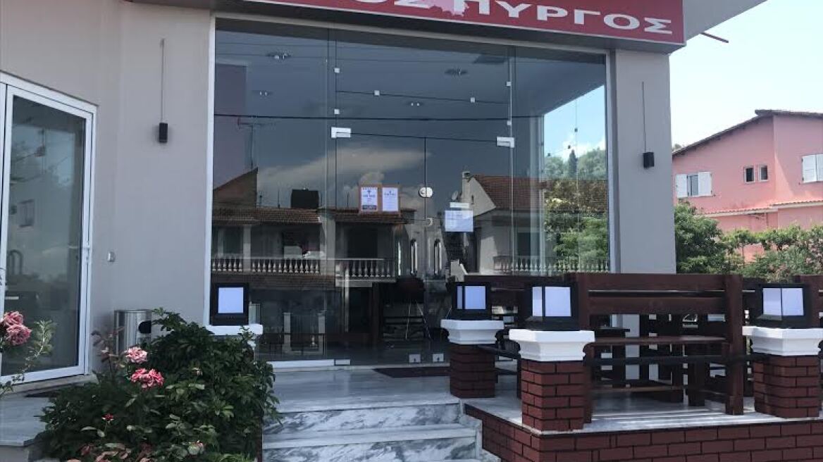 Έγκλημα στην Κέρκυρα: Χωρίζαμε με τον άντρα μου, είπε σοκαρισμένη η σύζυγος του δράστη