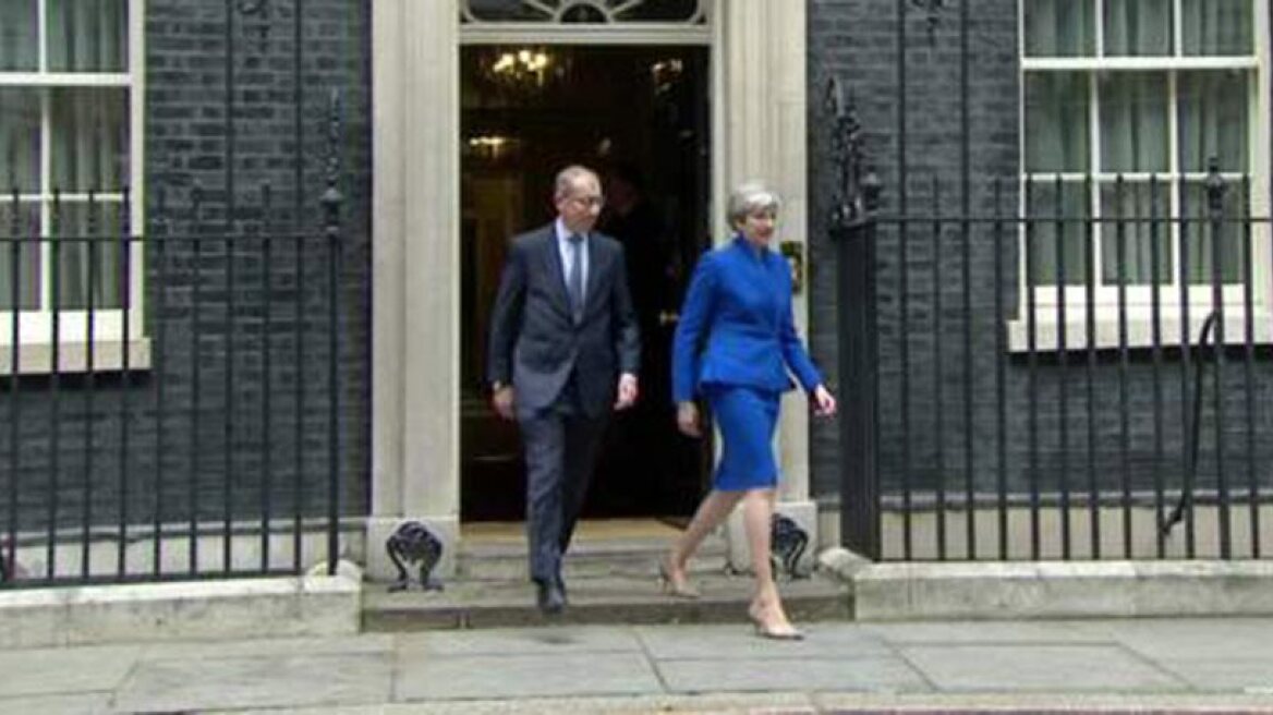 May asks to form government with DUP