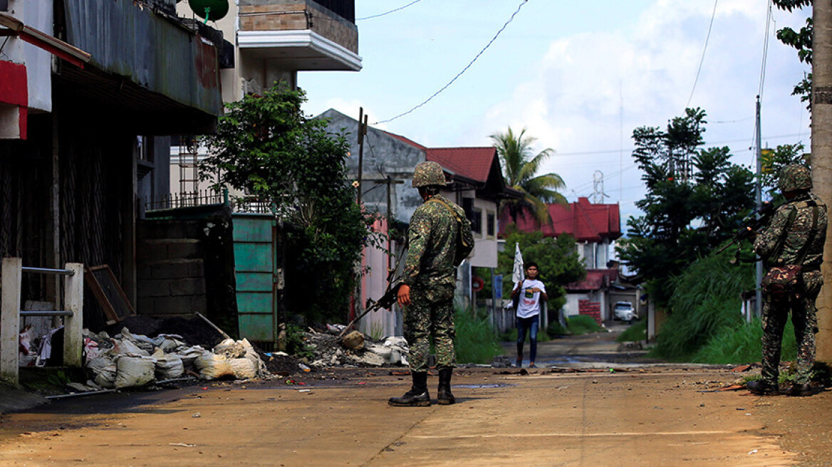 Φιλιππίνες: Ο Ντουτέρτε κυνηγά τζιχαντιστές και στο facebook