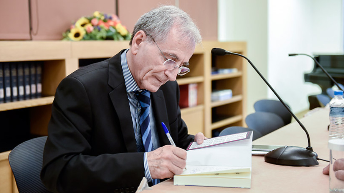 Ο Πάνος Σόμπολος παρουσίασε το νέο του βιβλίο- Ποιοι βρέθηκαν στην εκδήλωση 