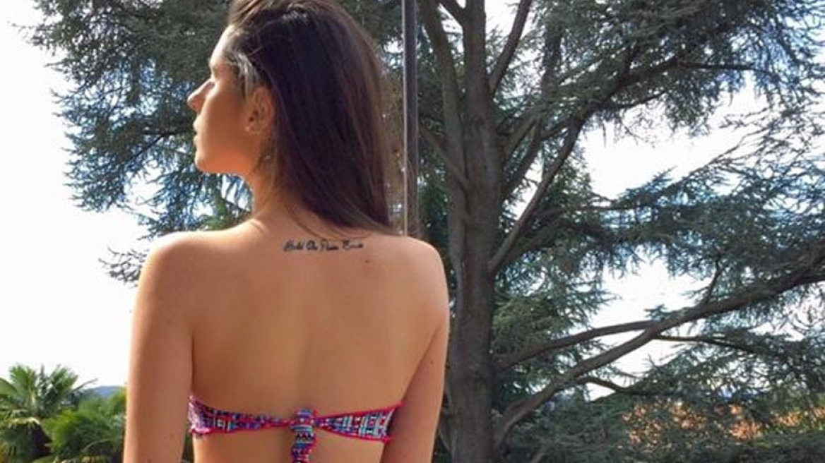 Italian basketball beauty displays sexiness in Mykonos! (photo)