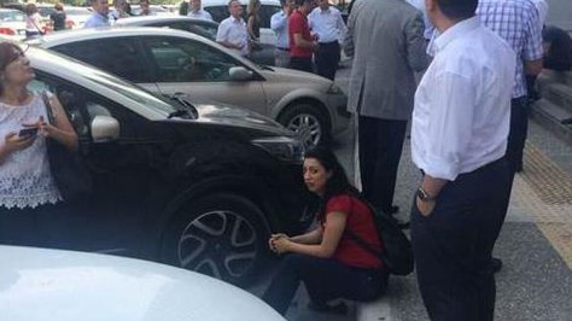 Turkey: Moment earthquake strikes (videos)