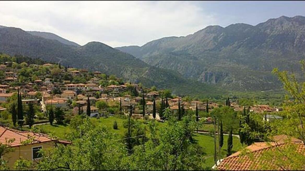 Explore Mount Parnassos, any time of year!