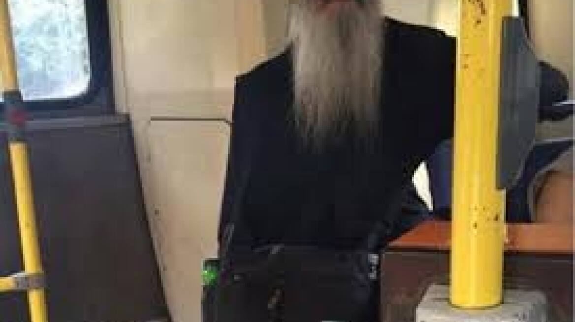 Γνωστός στην αστυνομία ο ρασοφόρος επιδειξίας – Νέα καταγγελία για παρενόχληση σε λεωφορείο