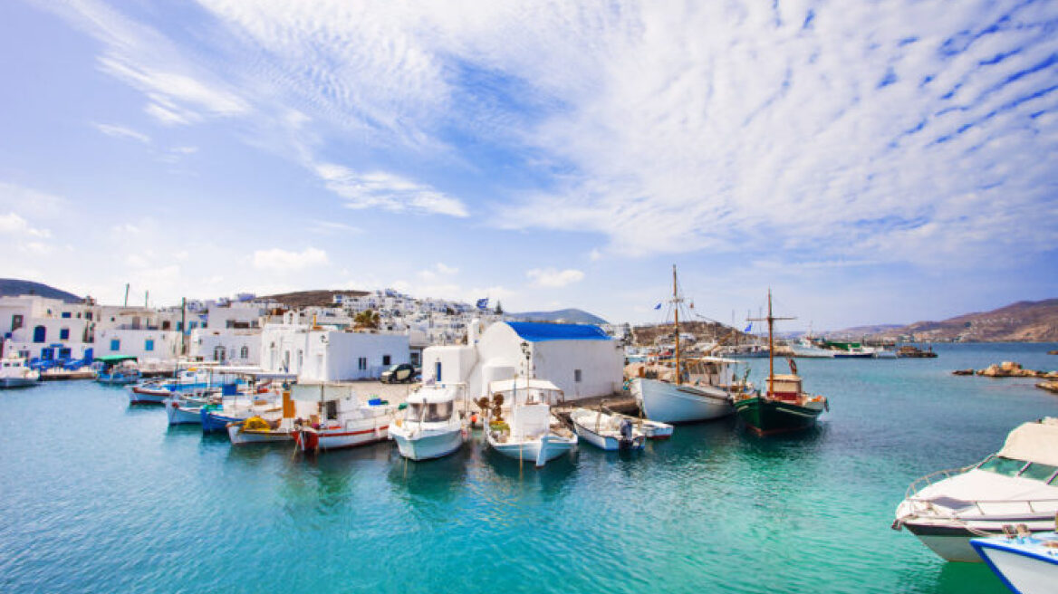 Spend time at the Old Port of Naoussa on Paros (PHOTOS)