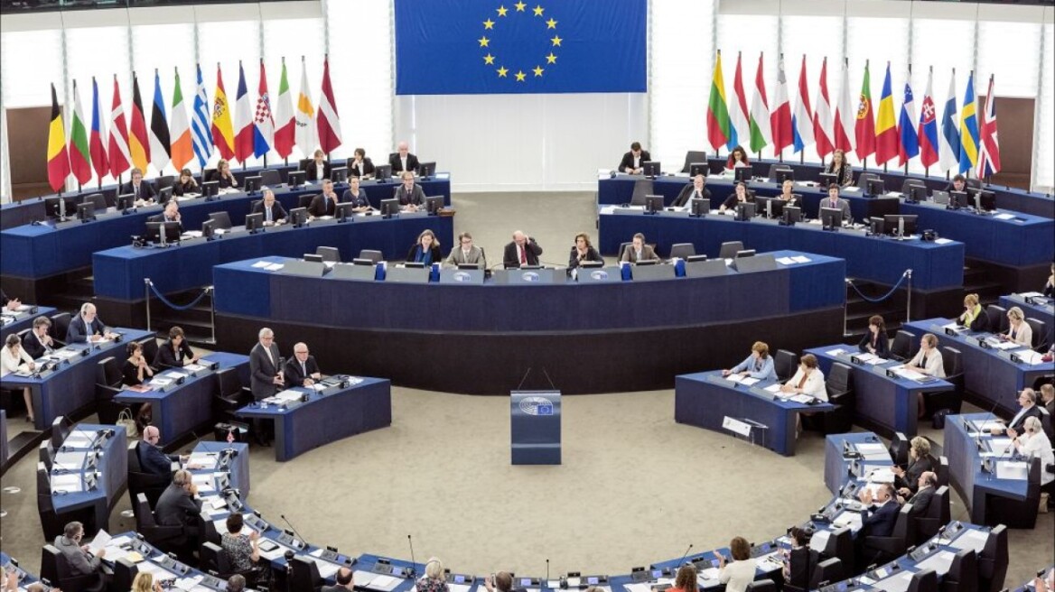 Το Ευρωπαϊκό Κοινοβούλιο ζητά πρωτοβουλίες για «αμοιβαία αποδεκτή λύση στο ζήτημα της ονομασίας» της ΠΓΔΜ