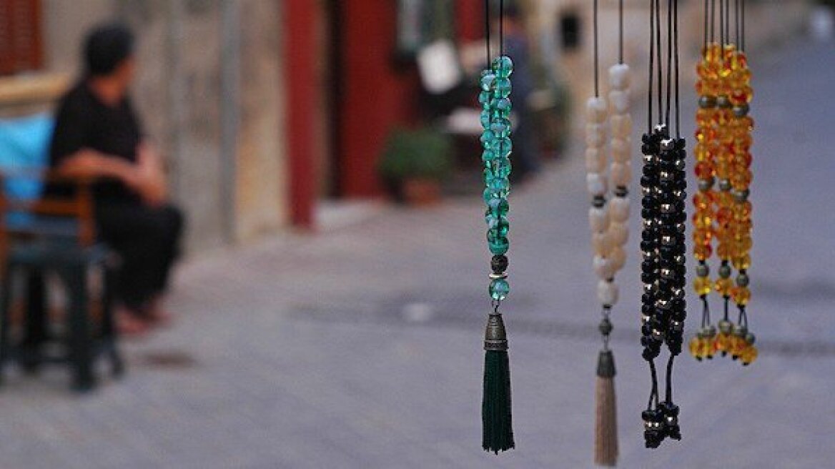 The ‘History’ and ‘How to’ of Komboloi aka the Greek Worry Beads (VIDEO)