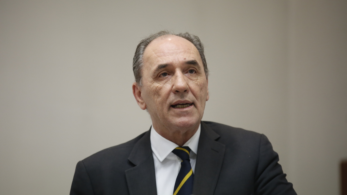 Σταθάκης: Και ο Σόιμπλε πρέπει να συμβάλλει στην εξεύρεση λύσης στο Eurogroup