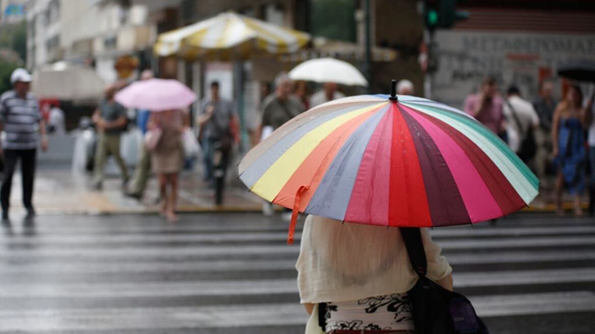 Συνεχίζεται η κακοκαιρία με βροχές και καταιγίδες - Ανεβαίνει η θερμοκρασία