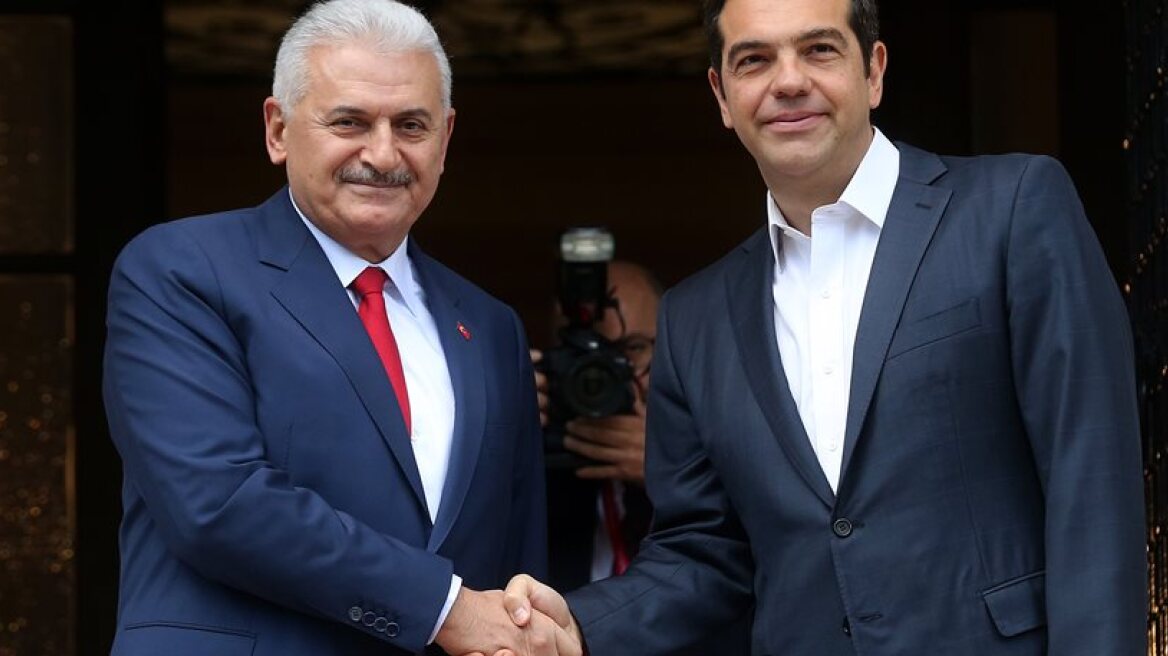 Tsipras meets with Turkish PM Yildirim in Athens