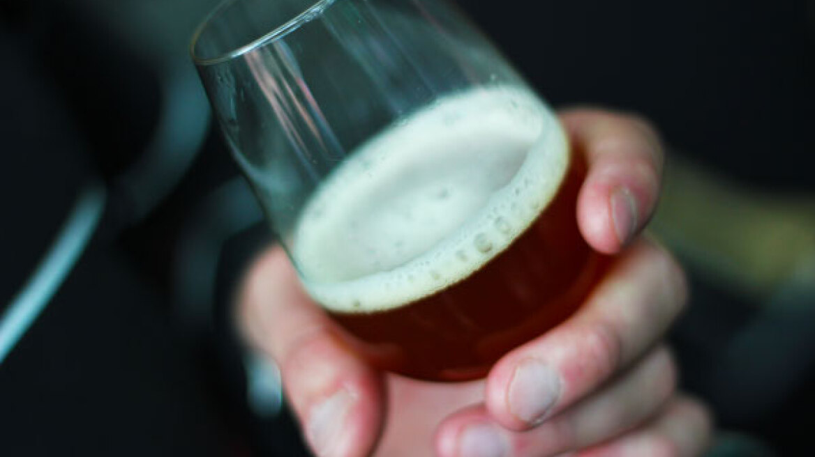 Μεθυσμένος τουρίστας χάιδευε... περαστικές στα Χανιά!