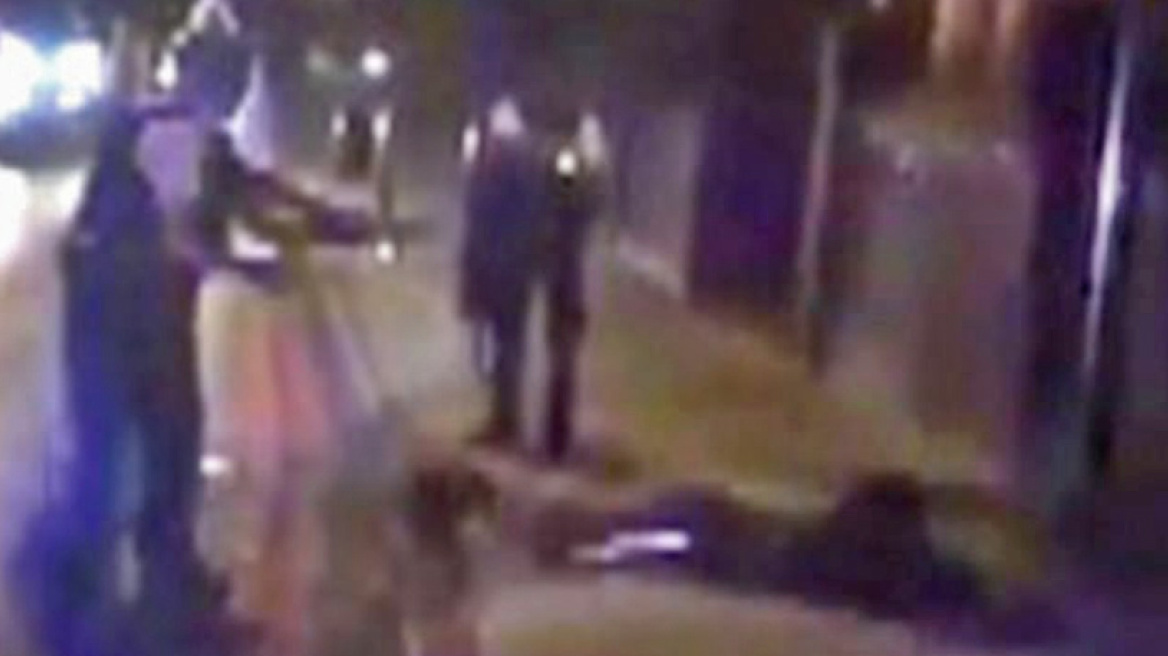 Βίντεο: Άντρας επιτέθηκε σε πιστούς σε τζαμί στο Λονδίνο 