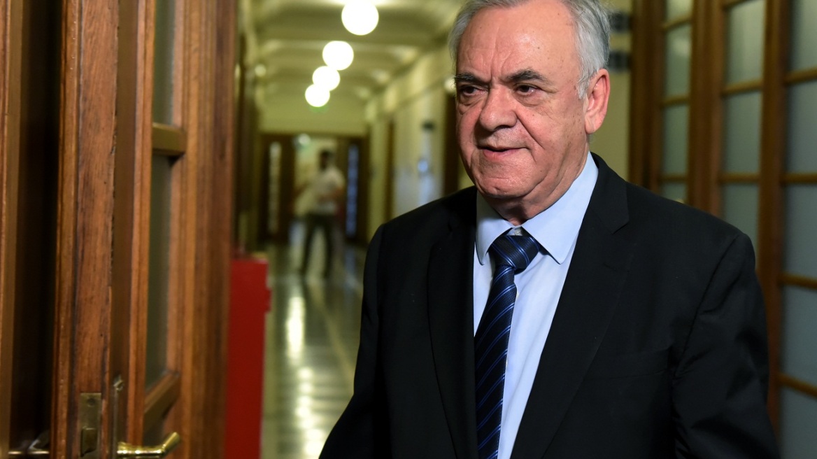 Επιμένει ο Δραγασάκης για «δοκιμαστική» έξοδο στις αγορές εντός του 2017