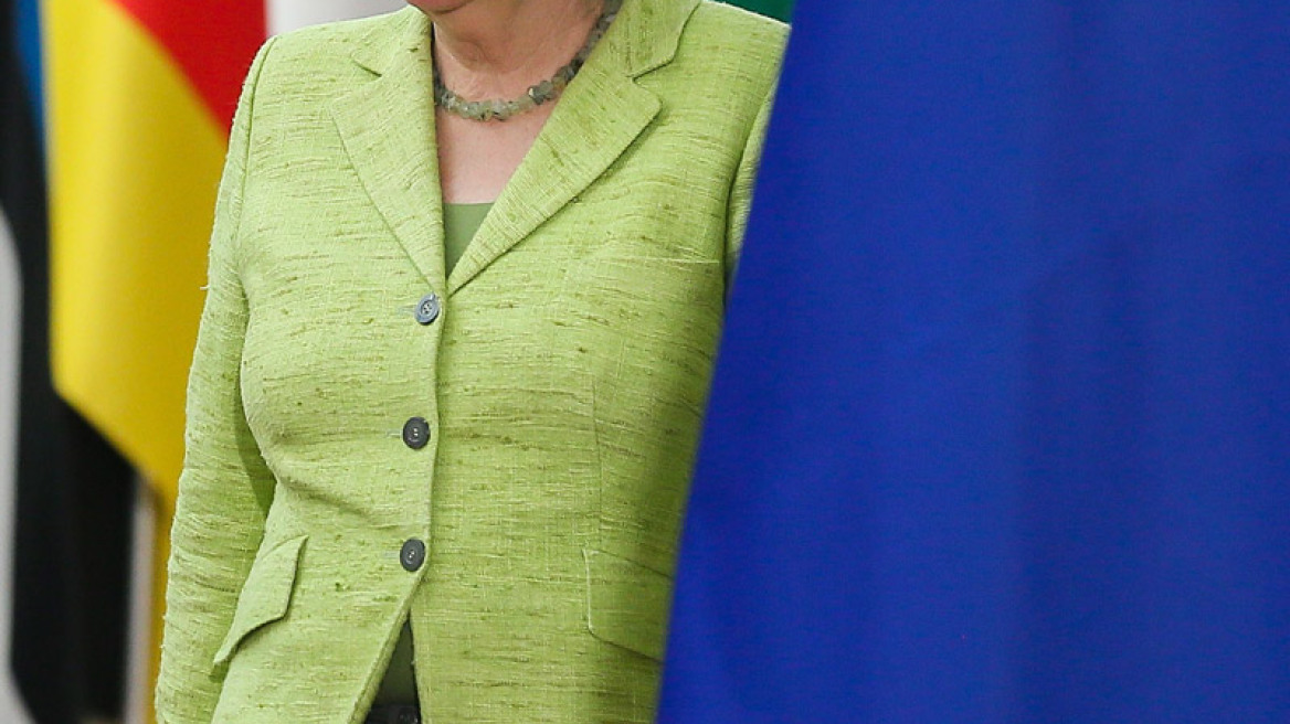 Η Μέρκελ καλωσόρισε τον Μακρόν στη Σύνοδο Κορυφής: «Να καταλήξουμε σε συγκεκριμένα αποτελέσματα»