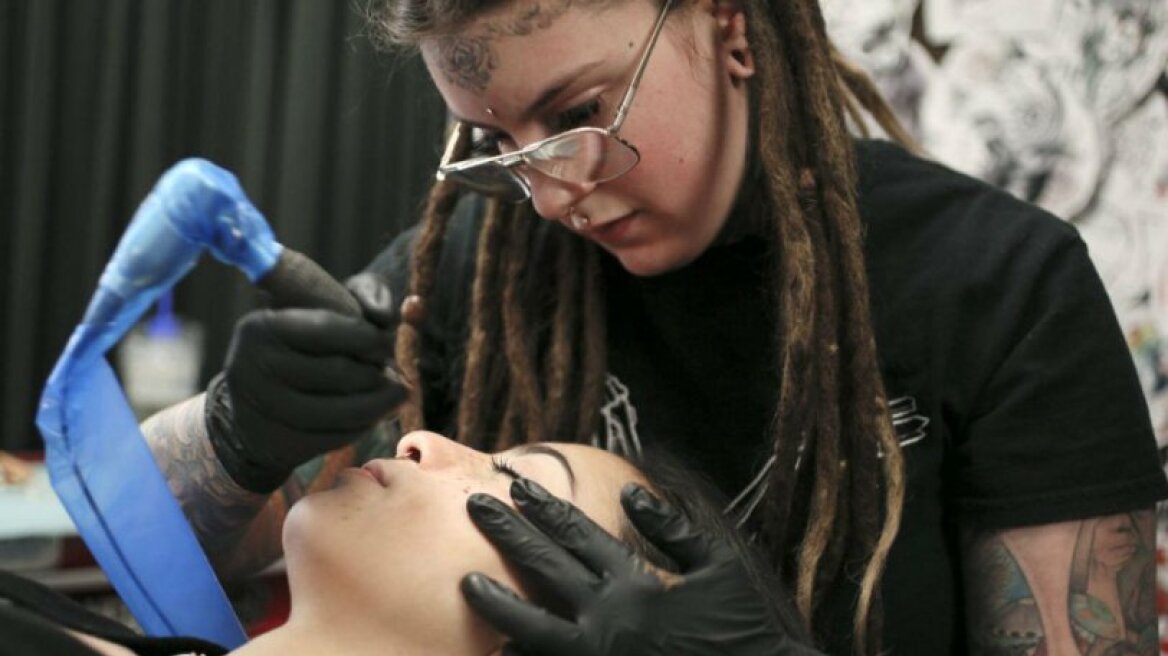 Freckle Tattoos: Αυτή είναι η νέα τάση στα τατουάζ (pics)