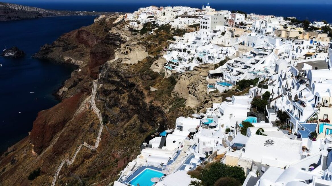 FAZ: Greece the winner of tourism