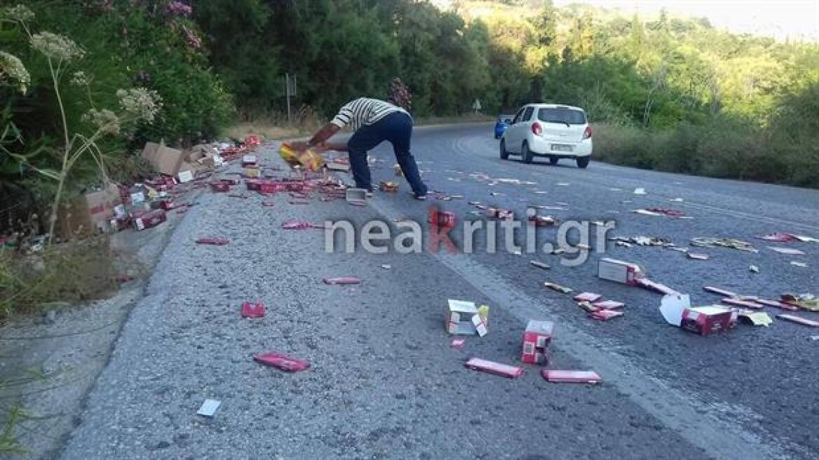 Κρήτη: Γέμισε... σοκολάτες η εθνική έξω από το Ρέθυμνο! 