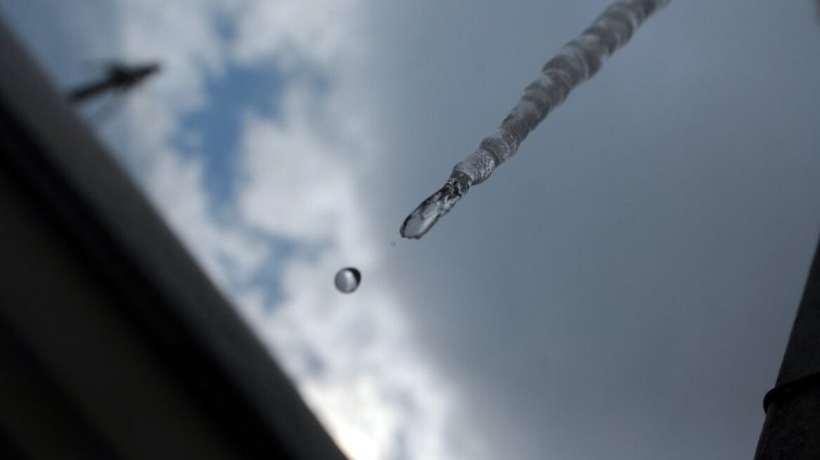 Liquid water has two forms, scientists say