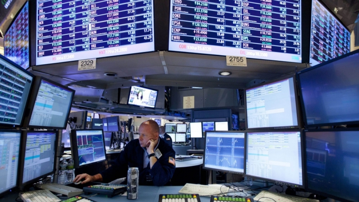 Στο «κόκκινο» η Wall Street - Απώλειες άνω του 1% για τις τεχνολογικές μετοχές