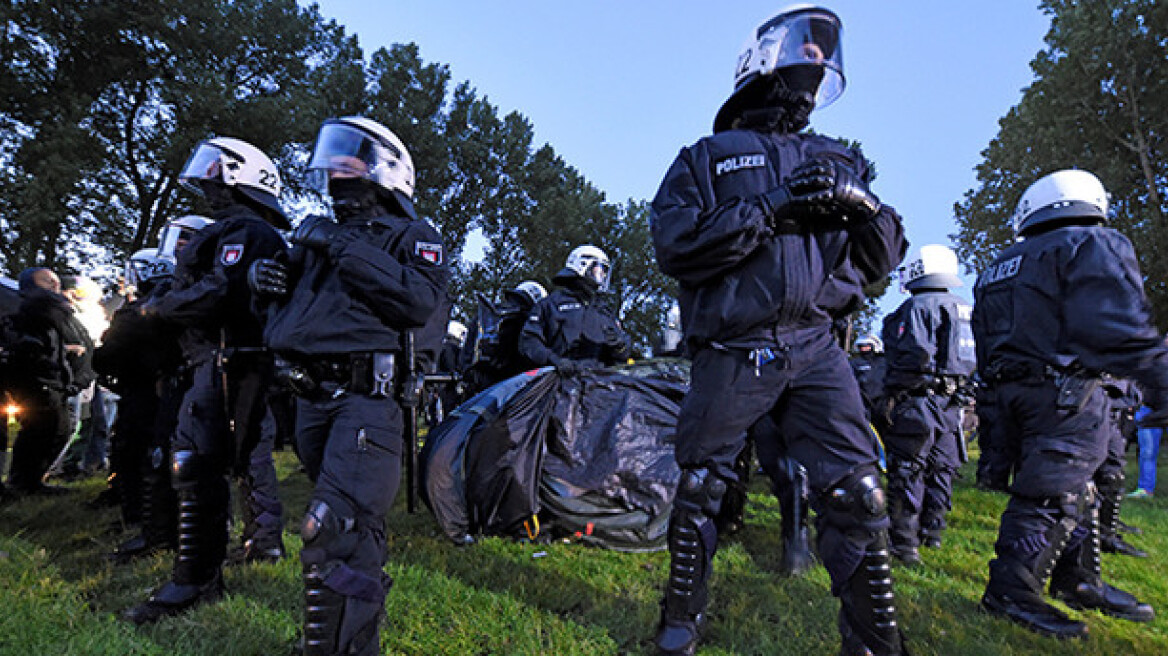 Γερμανία: Σχεδίαζαν «κόλαση» ενόψει της G20 - Μολότοφ και ρόπαλα στο Αμβούργο