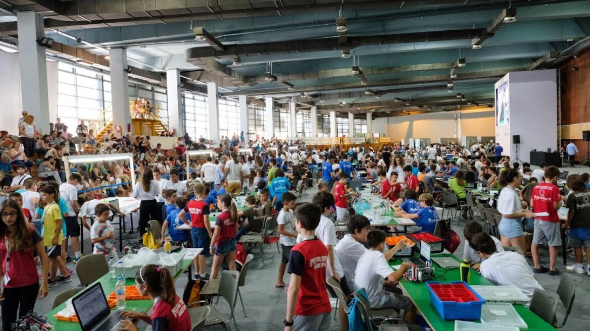 Με τη συμβολή της COSMOTE η Ελλάδα στην Ολυμπιάδα Εκπαιδευτικής Ρομποτικής