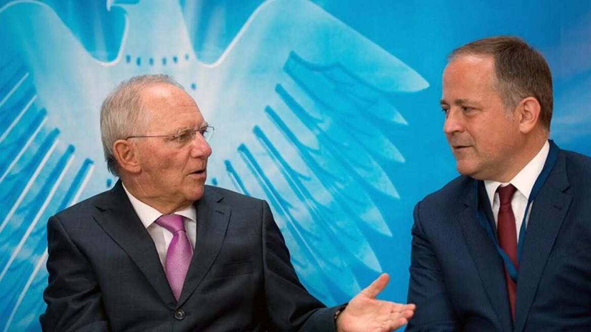 Coeure (ECB): Eurogroup’s decision is not enough to give the QE to Greece