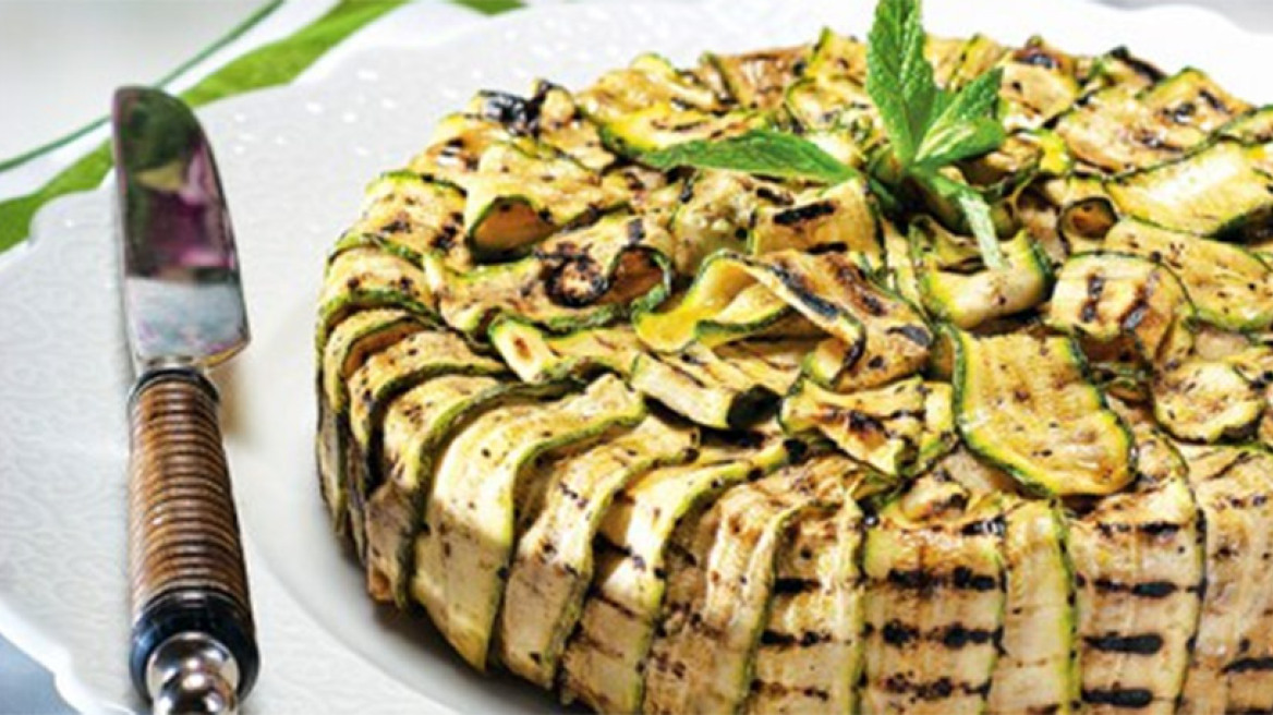 Τούρτα τραχανά με κολοκυθάκια