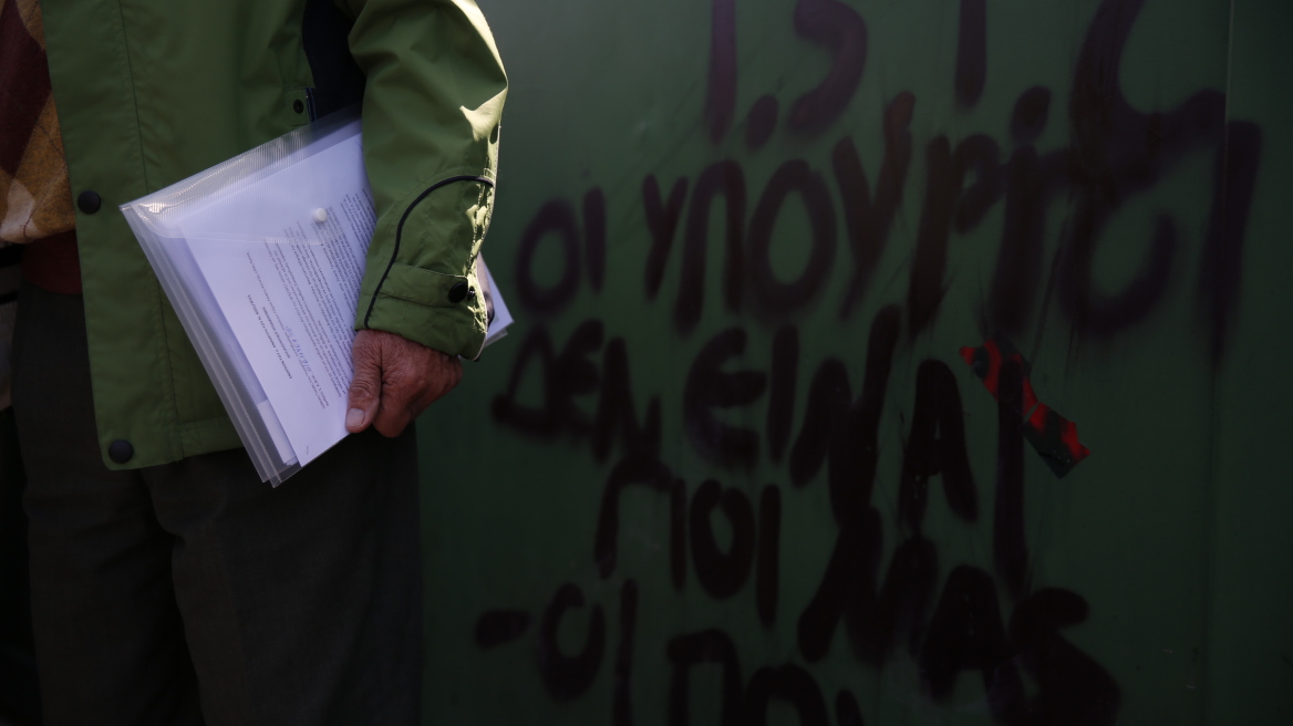 Μερικής απασχόλησης μία στις 2 προσλήψεις και η Αχτσιόγλου... αισιοδοξεί