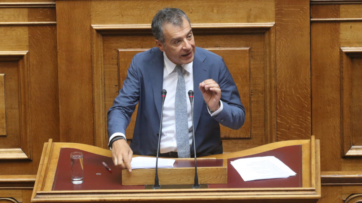 Θεοδωράκης: Να ελεγχθεί ο Καμμένος για το Noor 1 - Κανείς δεν έχει ασυλία