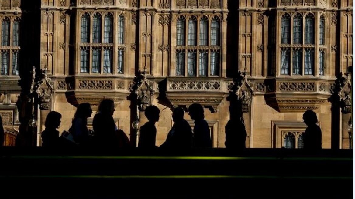Εκκενώθηκε το βρετανικό κοινοβούλιο μετά από συναγερμό για φωτιά