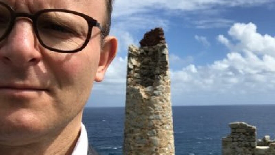 Ο Βρετανός πρώην πρέσβης ξανατουιτάρει Ελλάδα 