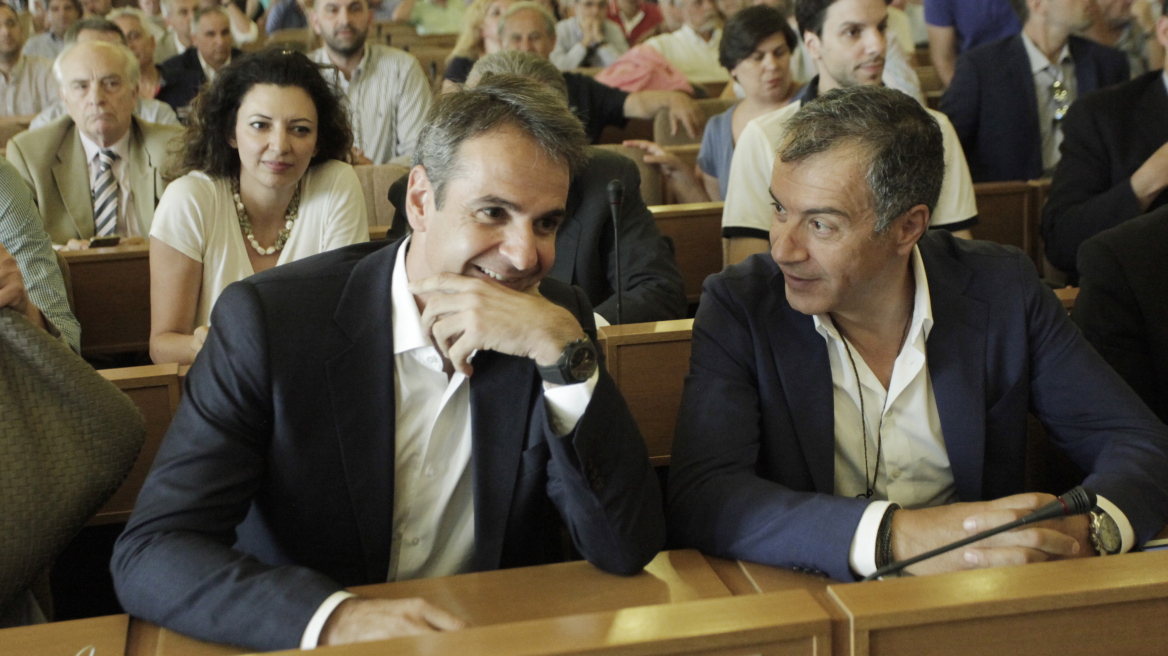 Κυριάκος και Σταύρος δίπλα-δίπλα σε εκδήλωση για την Παιδεία 