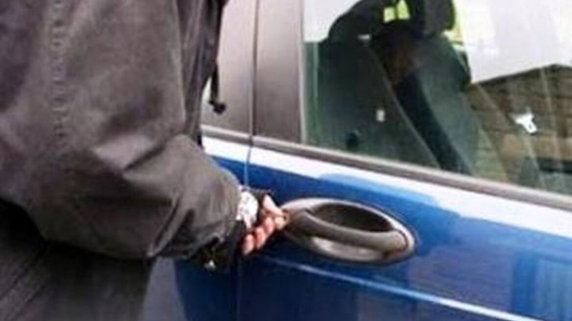 Αχαΐα: Διέρρηξαν δεκάδες αυτοκίνητα σε γλέντι γάμου!