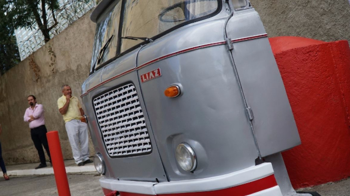 Albanians turn memory of Embassy break-in into art