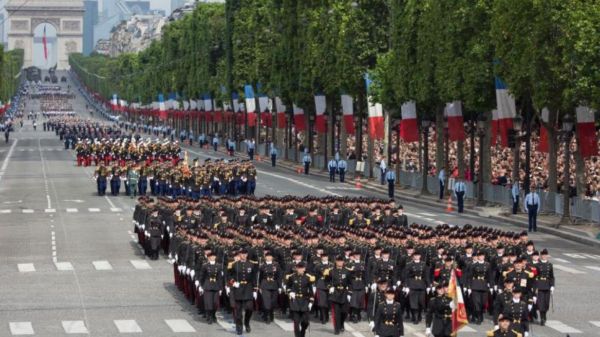 Φρούριο το Παρίσι: 11.000 αστυνομικοί για τους εορτασμούς της εθνικής επετείου