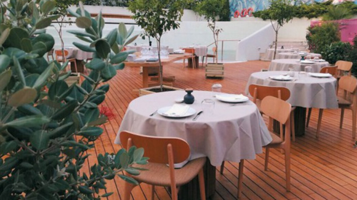 Ο Ηλίας και η Ιωάννα τρώνε στο Nolita Athens