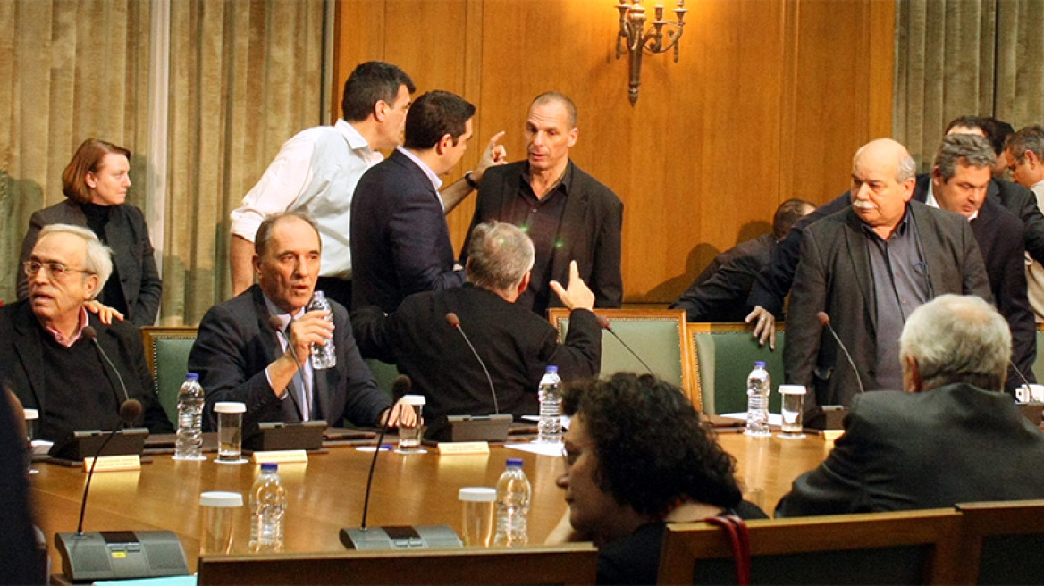 «Εντυπωσίασε» το υπουργικό το σχέδιο να πληρώσουν μισθούς με κουπόνια  