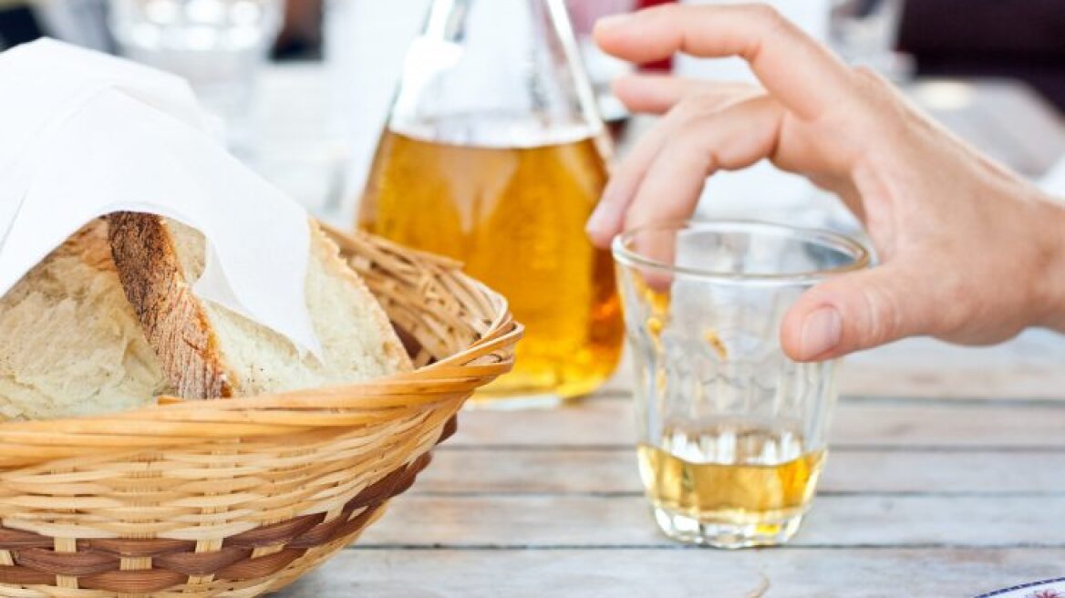 Retsina: The Greek wine you should try!