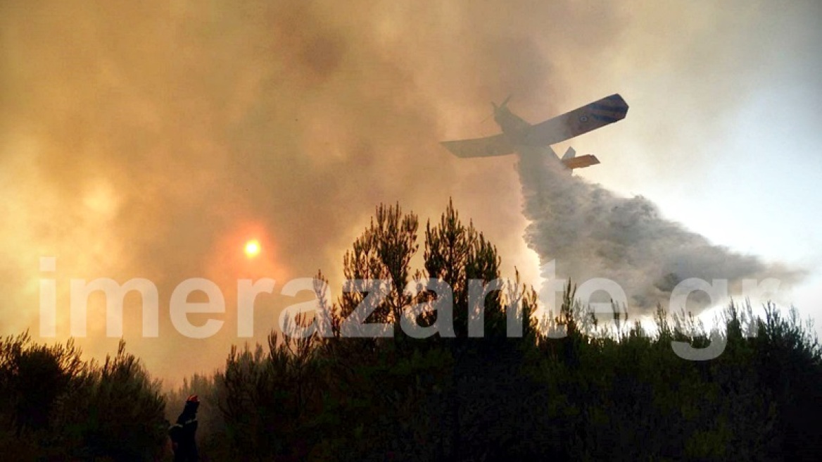 Σε πύρινο κλοιό η Ζάκυνθος - Φωτιά και στη Μεσσηνία 