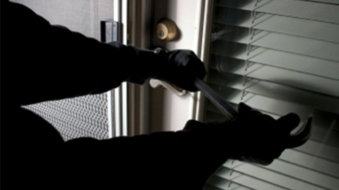 Τον έκλεψαν και βρέθηκε... μπλεγμένος: Δίωξη για 69χρονο που του έκλεψαν όπλο